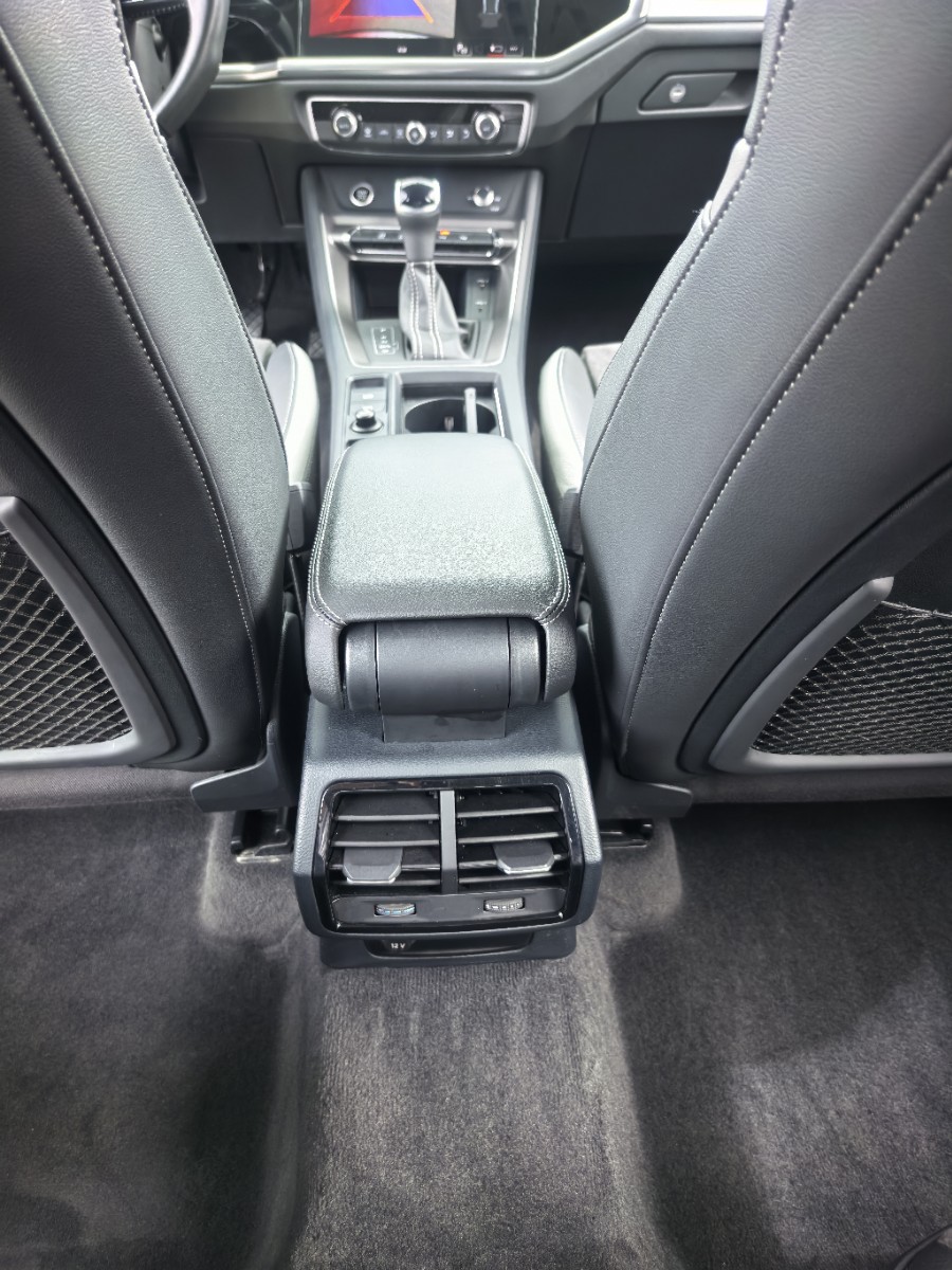 Audi Q3 2022 car image #21
