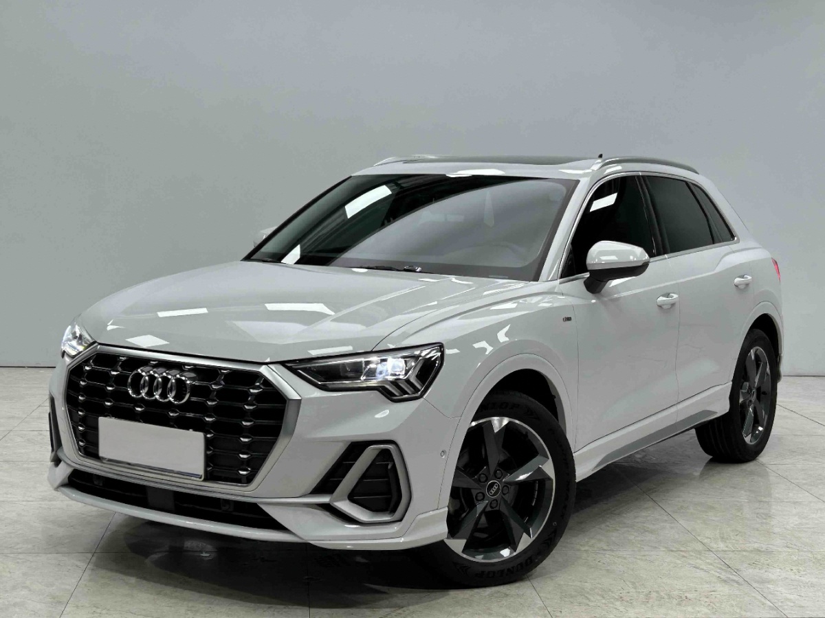 Audi Q3 2022 car image 