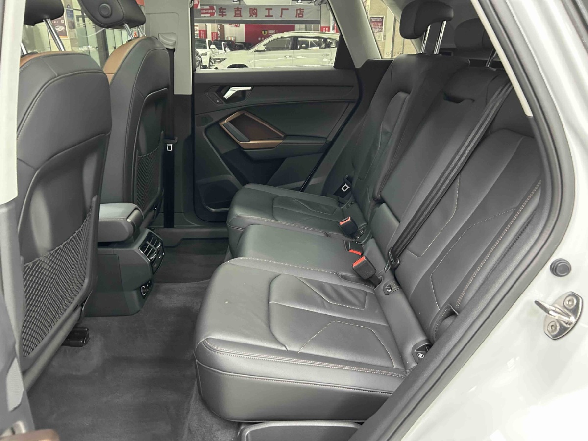 Audi Q3 2022 car image #4