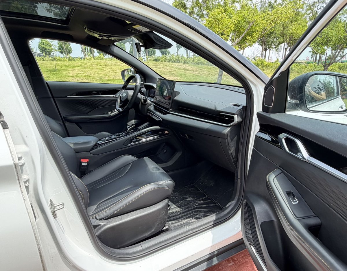 GEELY Coolray 2024 image de voiture #15