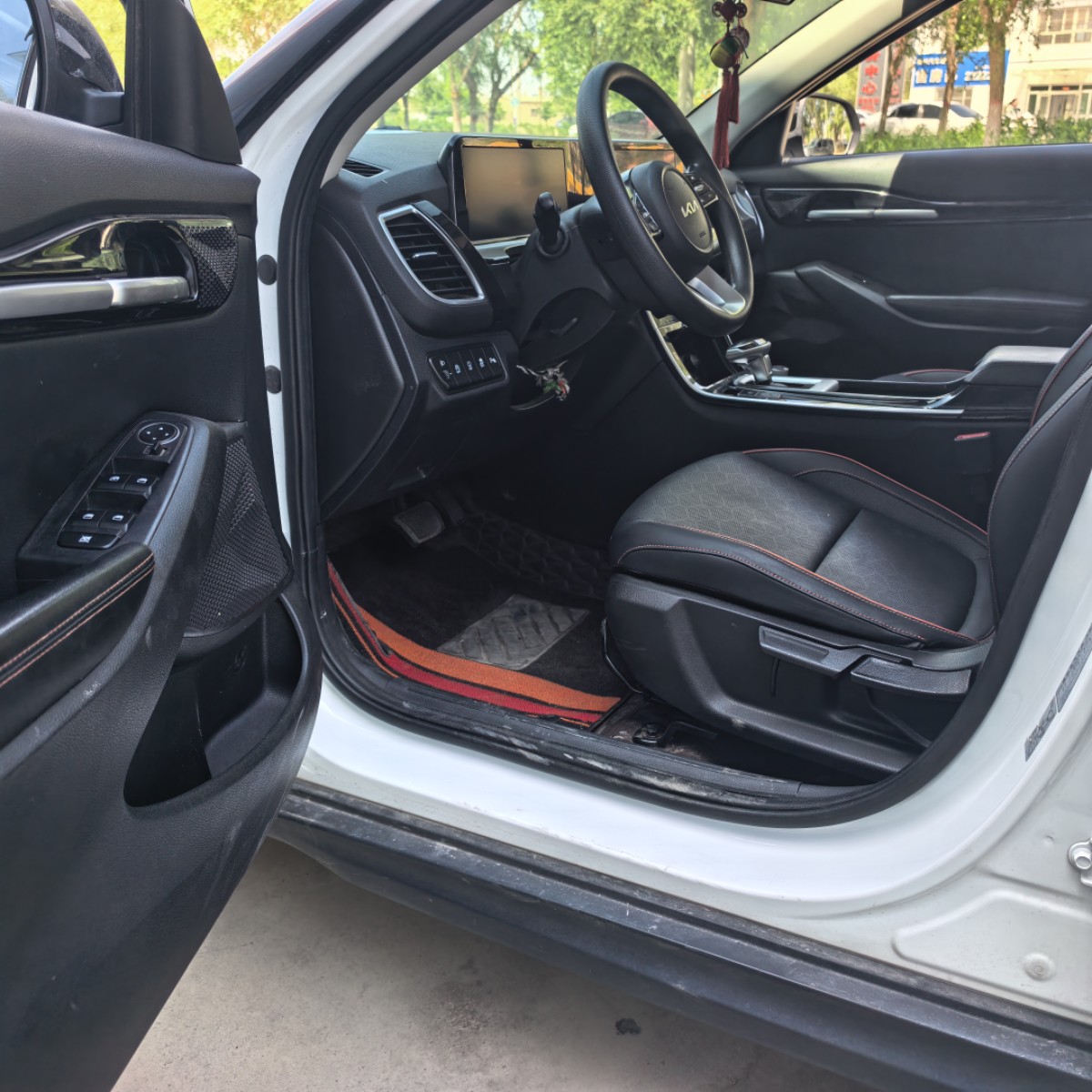 Kia Seltos 2023 car image #5