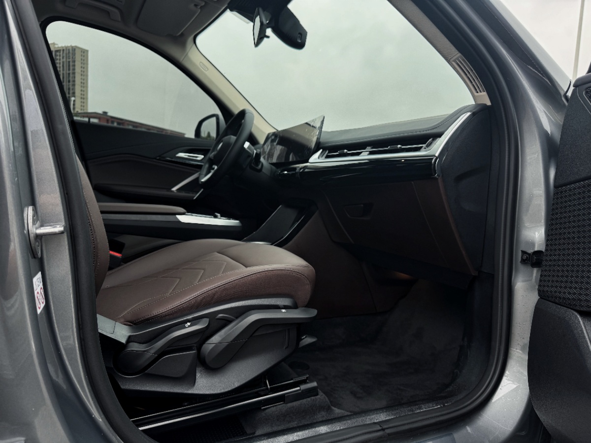 BMW X1 2024 car image #11