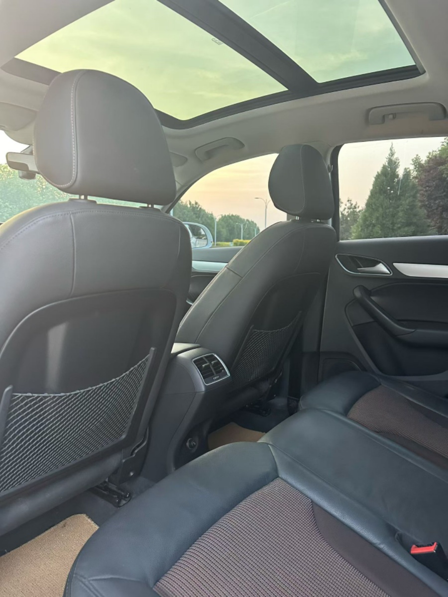 Audi Q3 2017 car image #5