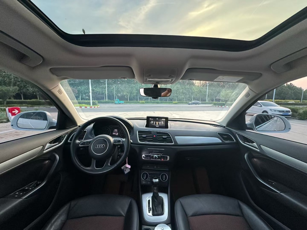 Audi Q3 2017 car image #6