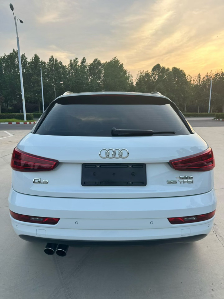 Audi Q3 2017 car image #7