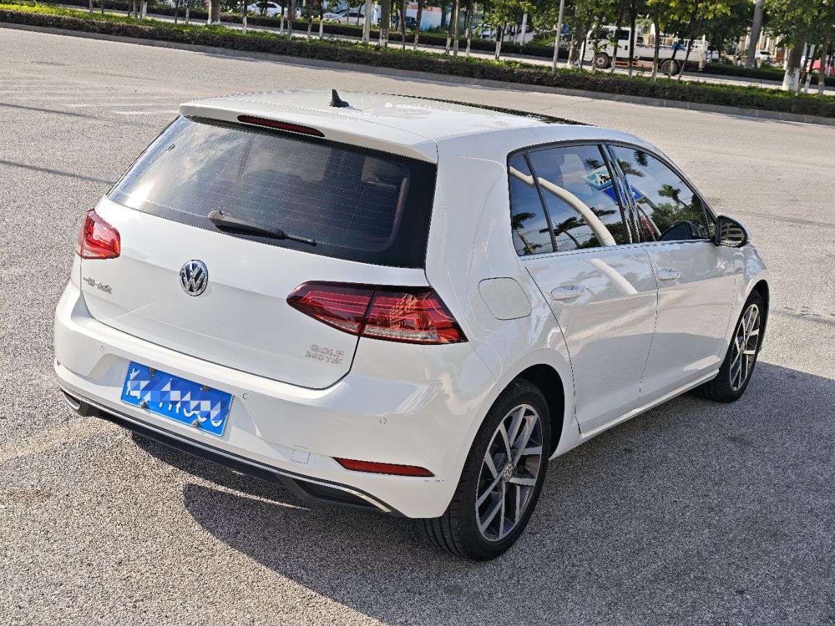 Volkswagen Golf 2020 car image #5