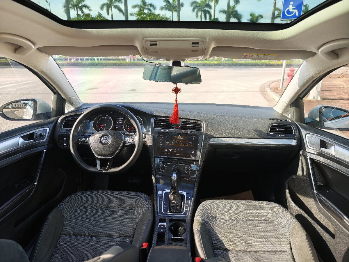 Volkswagen Golf 2020 car image #8
