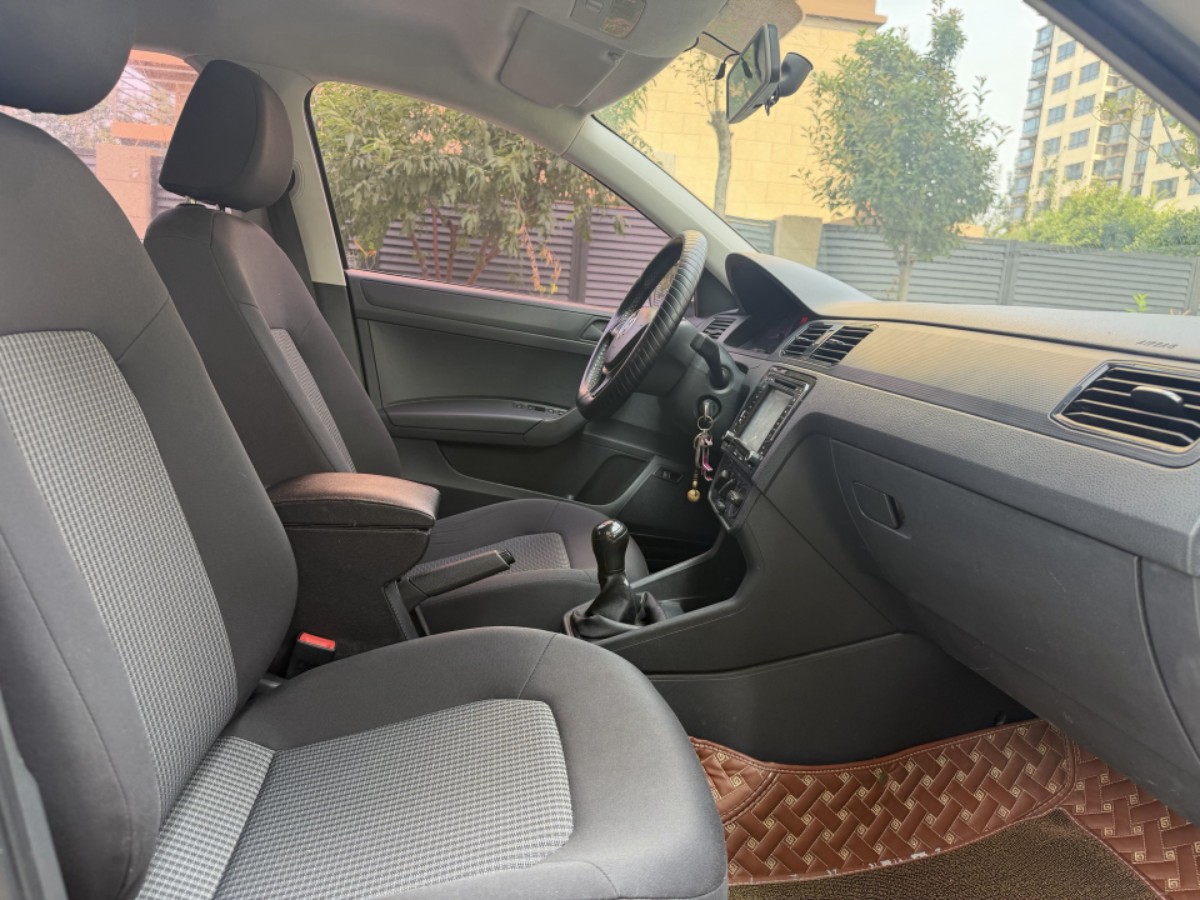 Volkswagen Santana 2017 car image #5