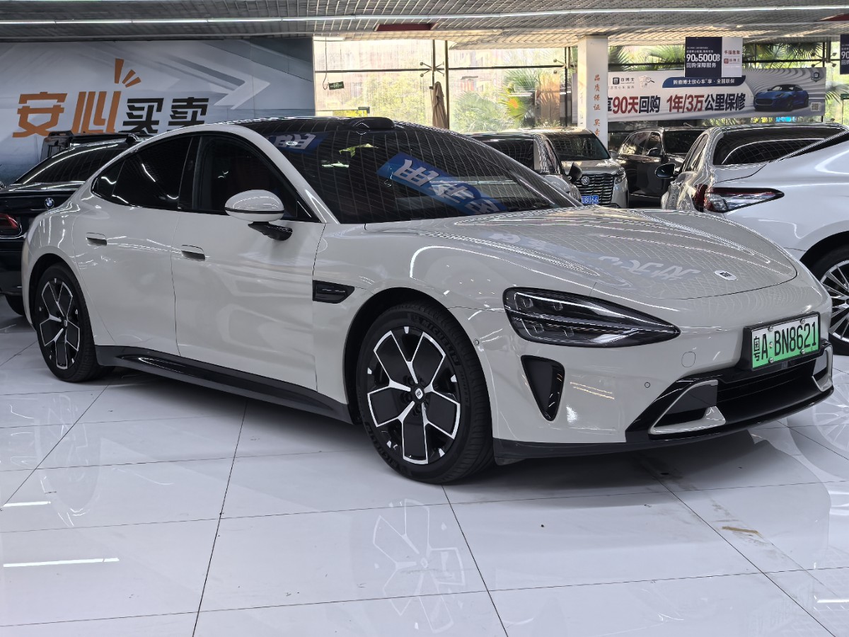 MI SU7 2025 immagine di auto #2