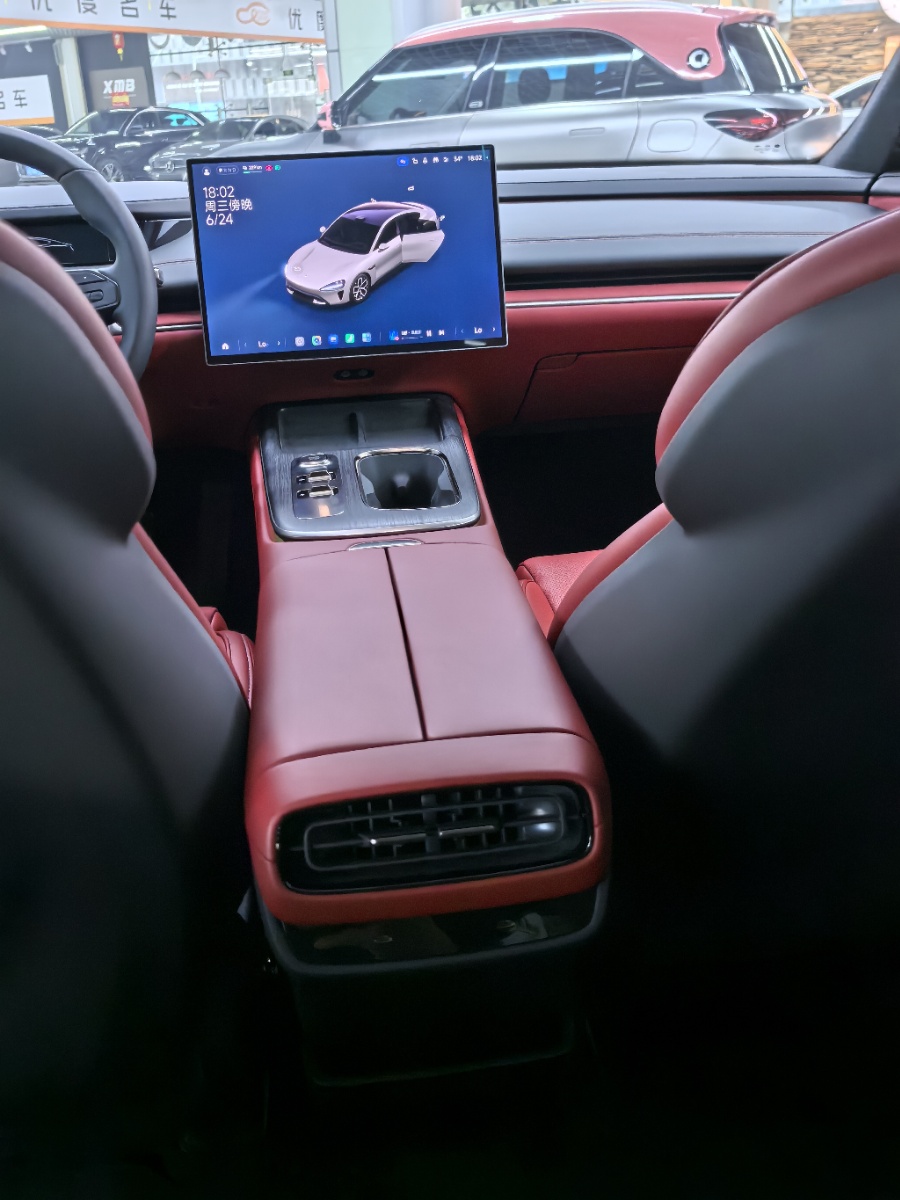 MI SU7 2025 immagine di auto #6