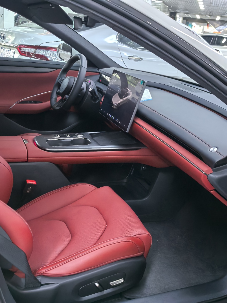 MI SU7 2025 immagine di auto #10