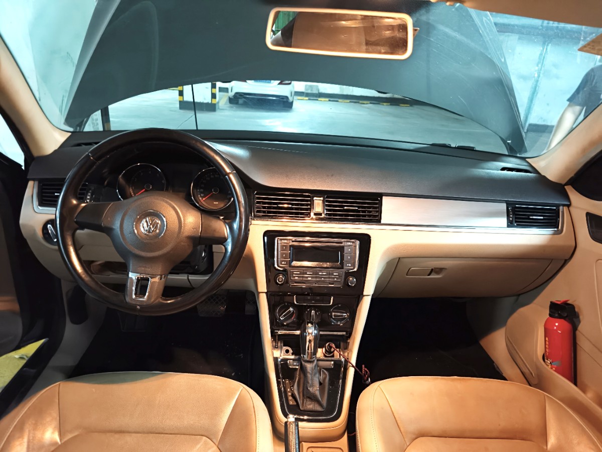 Volkswagen Bora 2013 car image #4