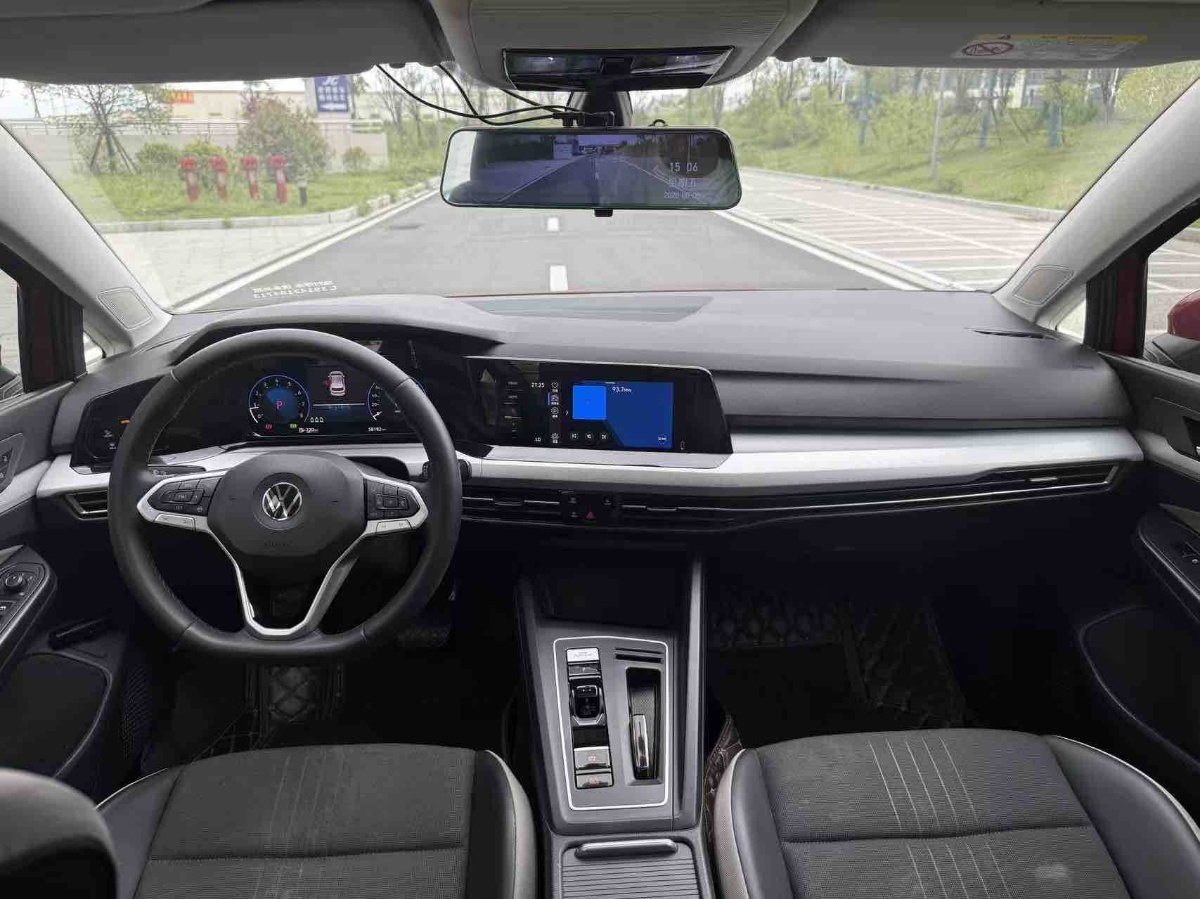 Volkswagen Golf 2022 car image #8