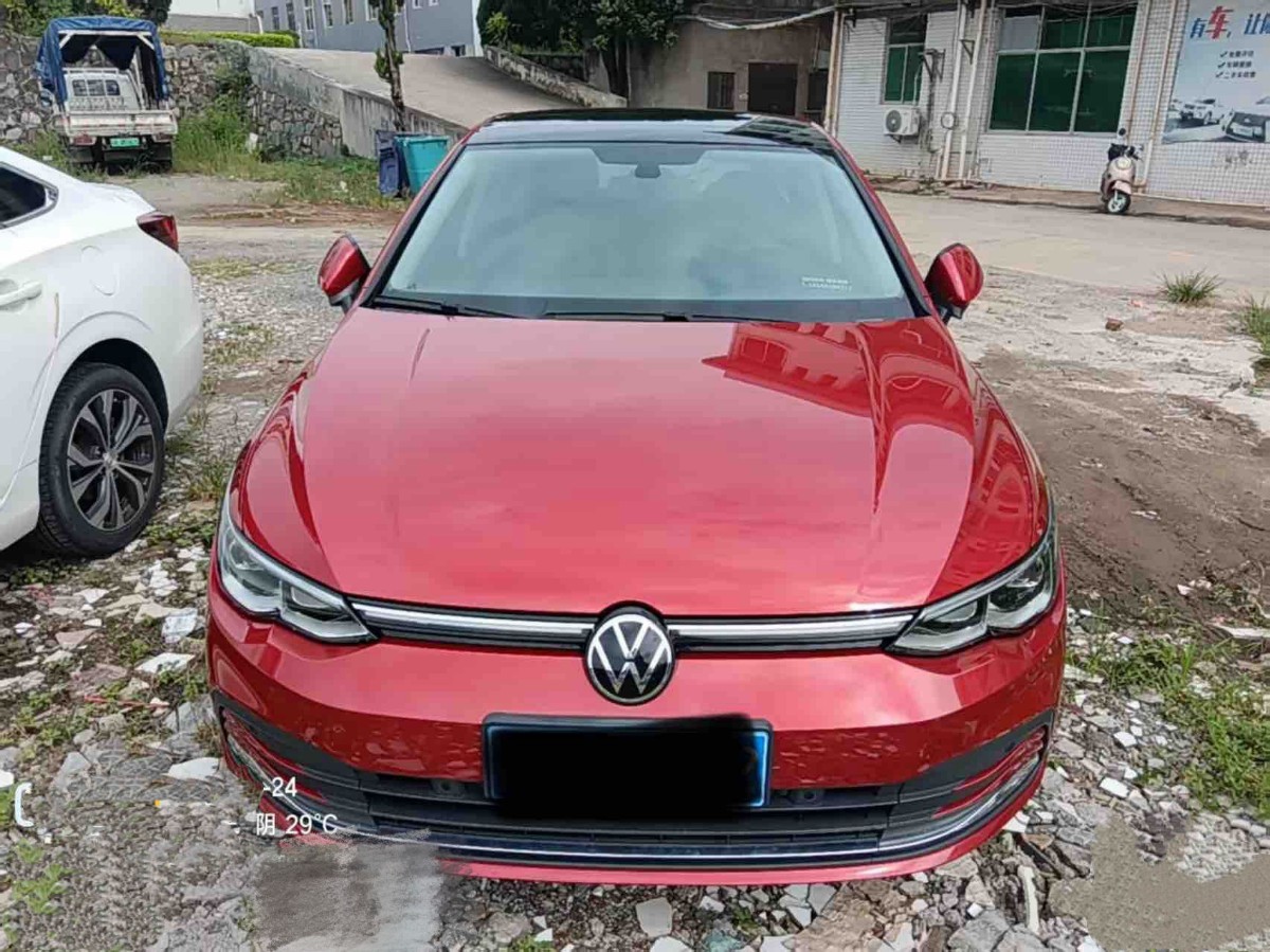 Volkswagen Golf 2022 car image #2