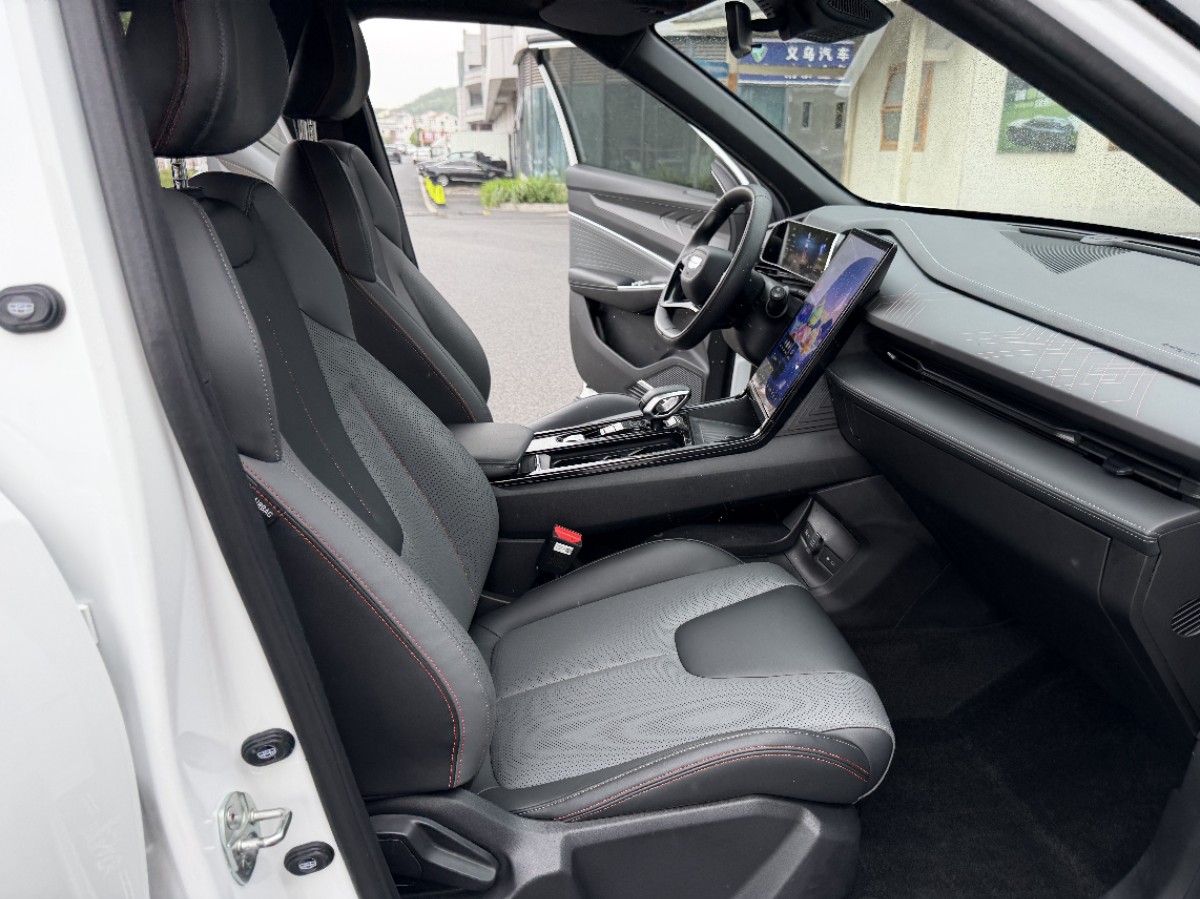 GEELY Boyue 2023 car image #9