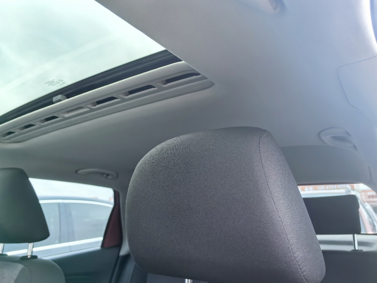 Volkswagen Polo 2016 car image #6