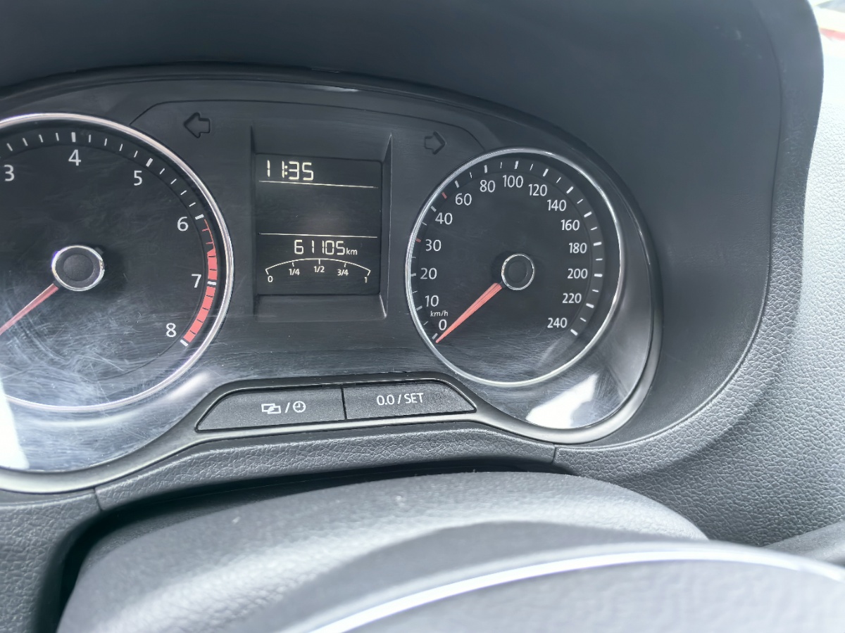 Volkswagen Polo 2016 car image #4