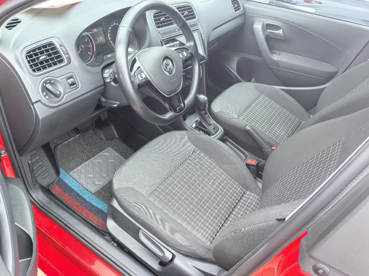 Volkswagen Polo 2016 car image #3