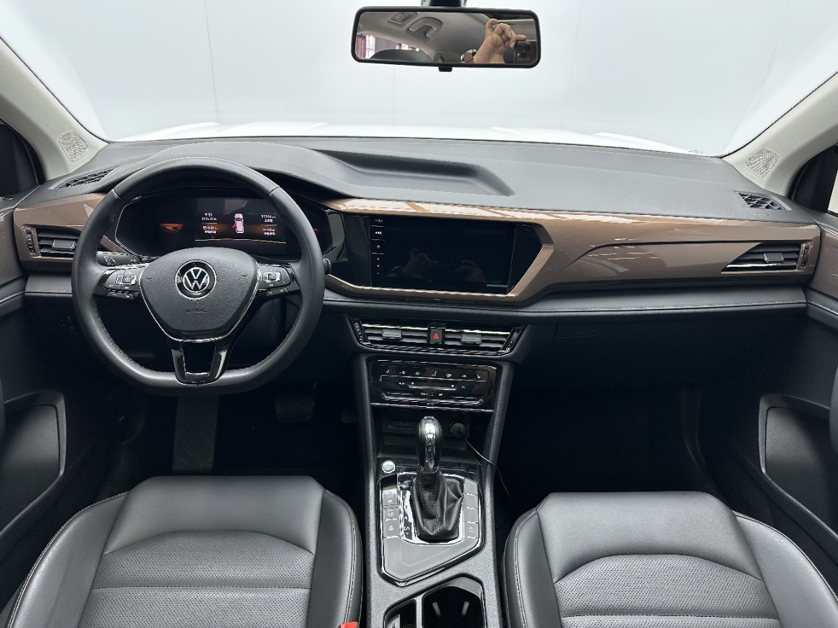 Volkswagen Tharu 2022 car image #7