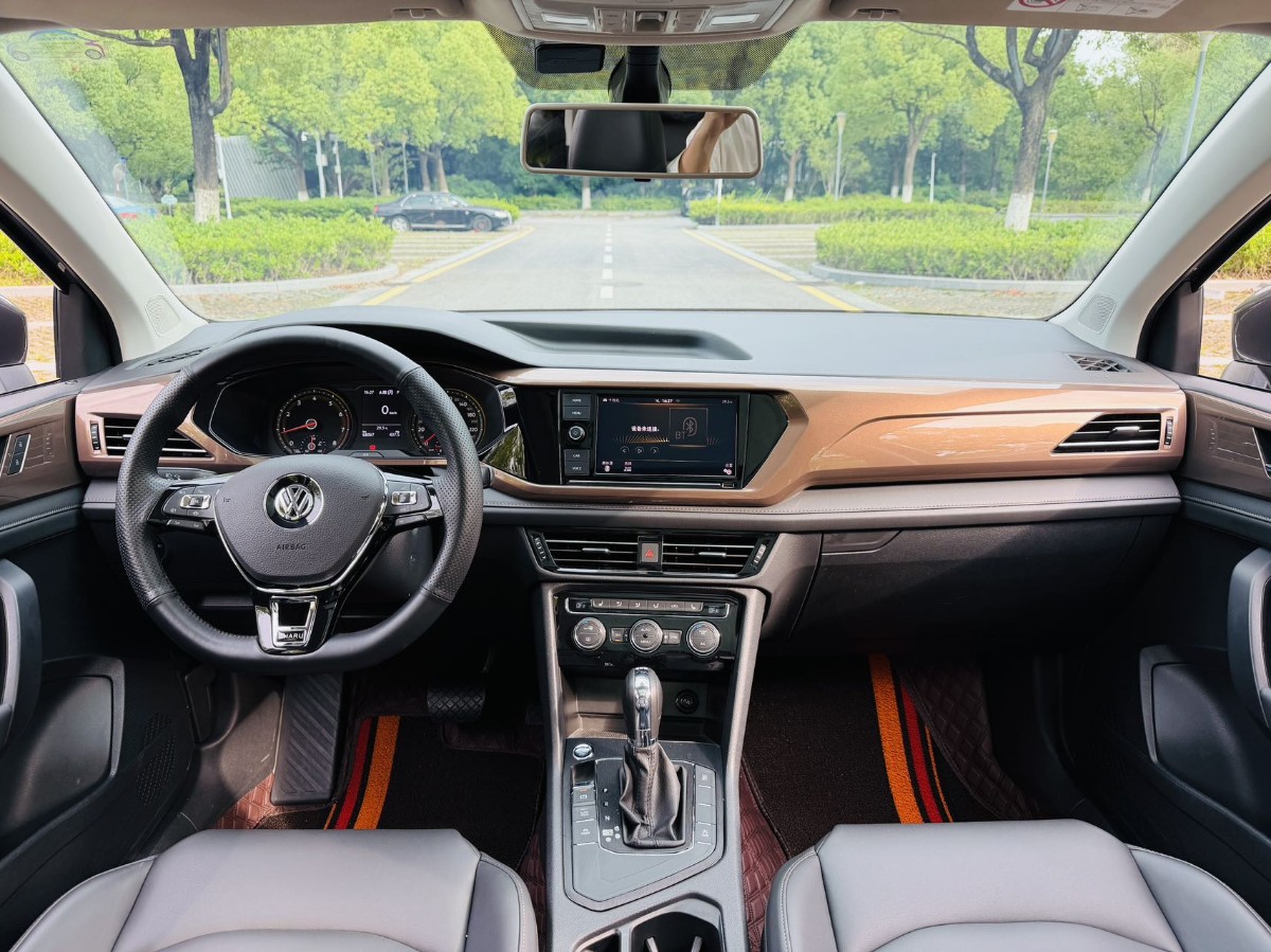 Volkswagen Tharu 2019 car image #8