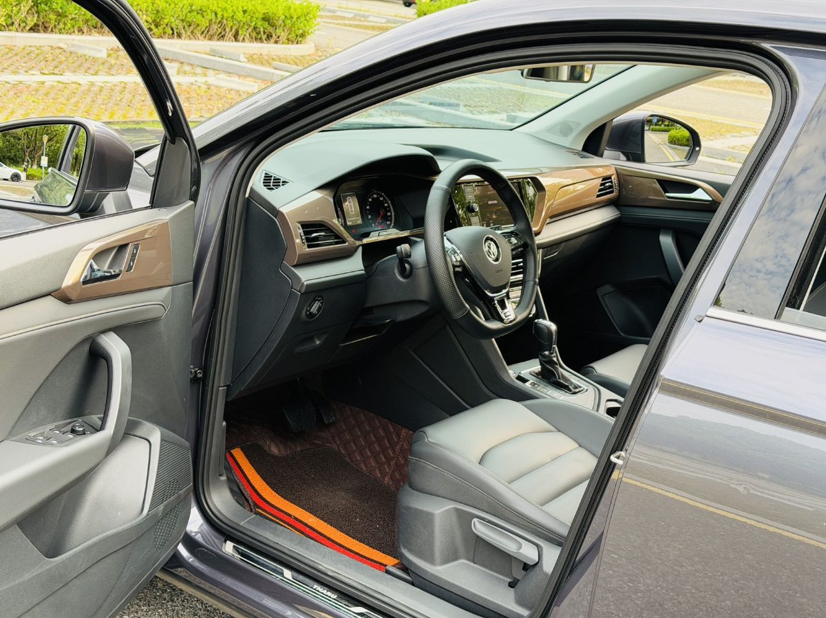 Volkswagen Tharu 2019 car image #6