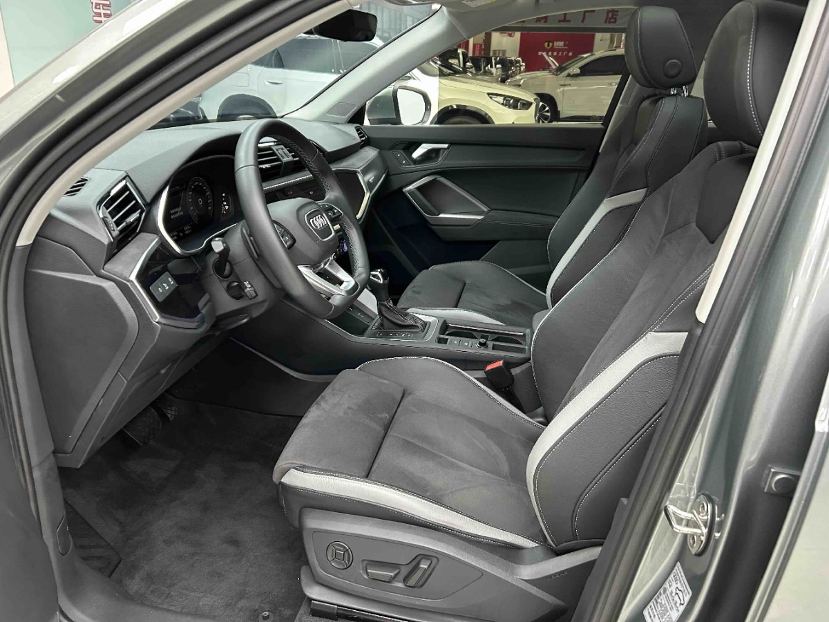 Audi Q3 2023 immagine di auto #3