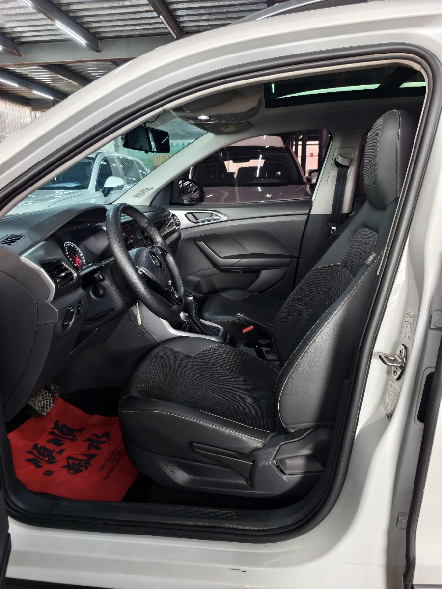 Volkswagen T-Cross 2020 #5 Volkswagen T-Cross 2020 car image #5