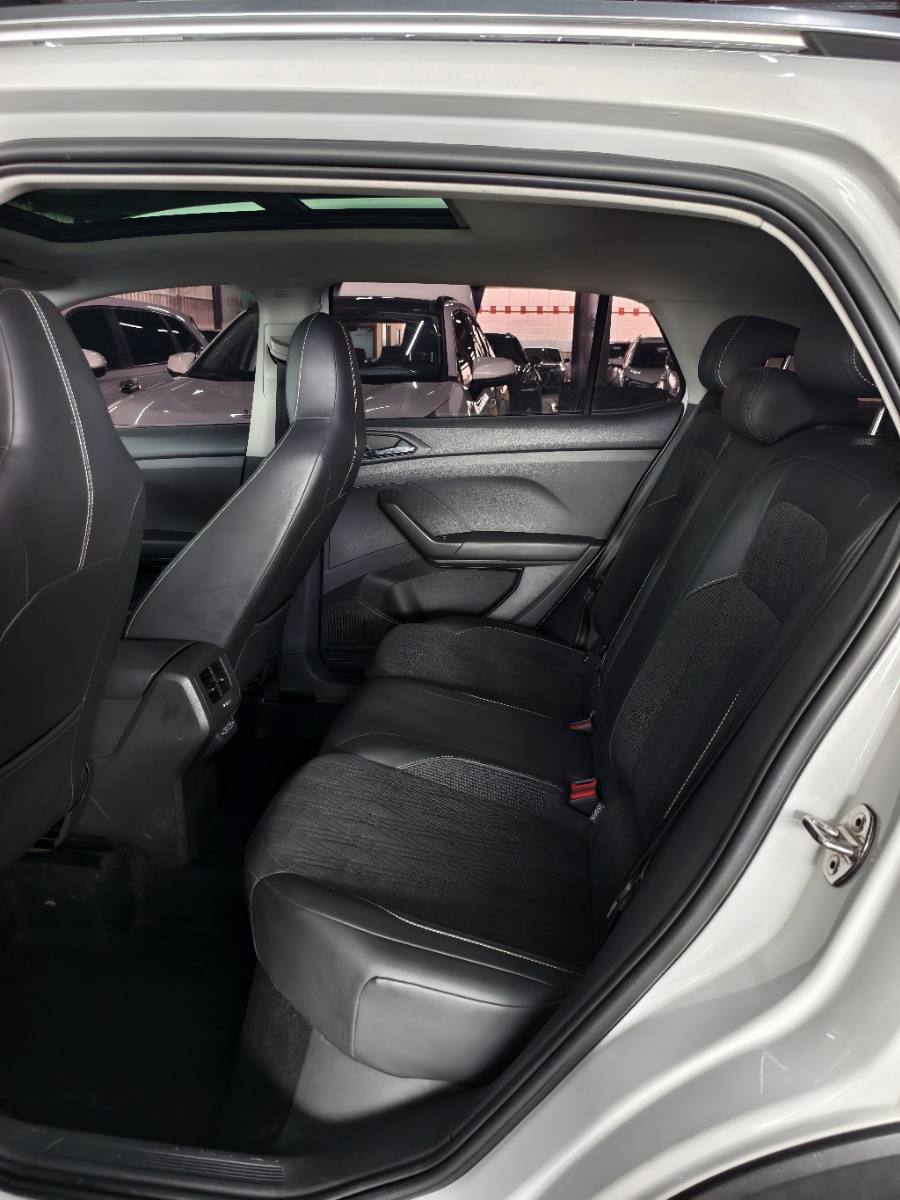 Volkswagen T-Cross 2020 #6 Volkswagen T-Cross 2020 car image #6