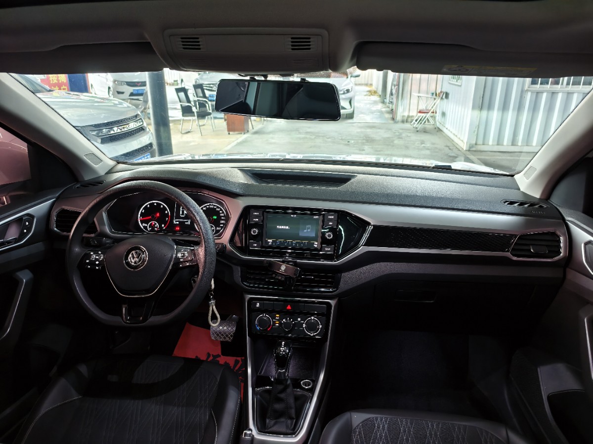 Volkswagen T-Cross 2020 #7 Volkswagen T-Cross 2020 car image #7