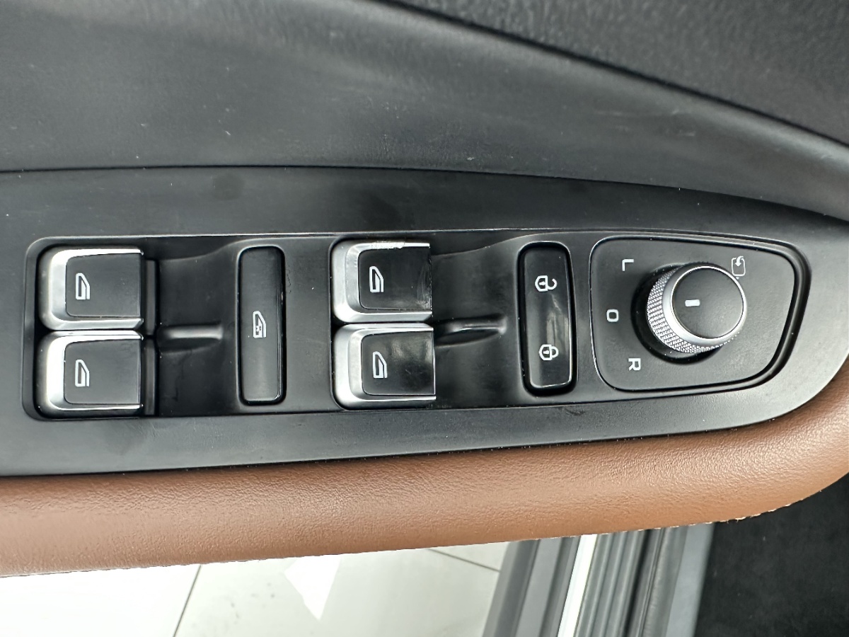 GEELY Vision X6 2022 car image #12