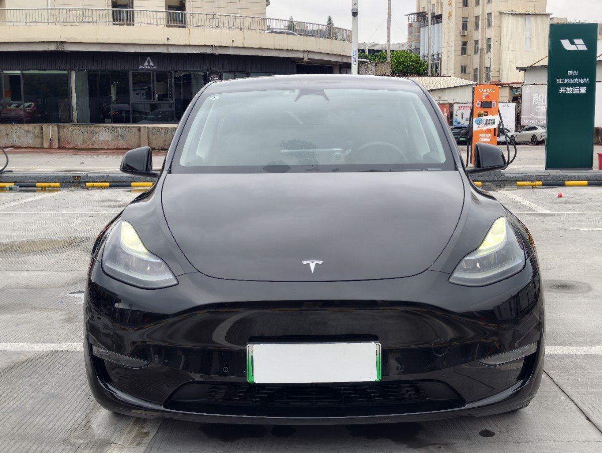 Tesla Model Y 2023 #2 Tesla Model Y 2023 car image #2