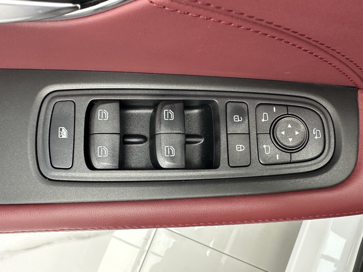 Jetour X70 PLUS 2023 #12 Jetour X70 PLUS 2023 car image #12