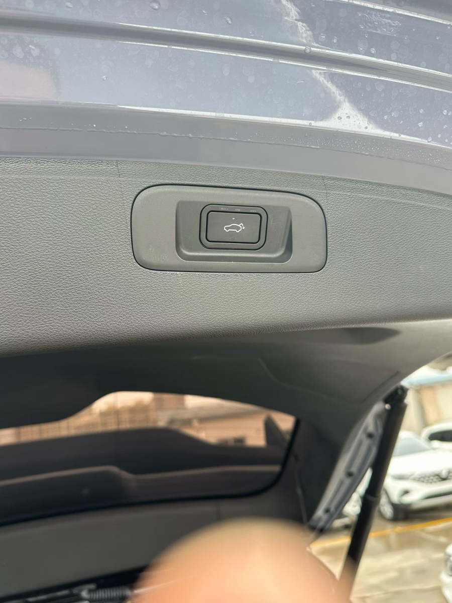 GEELY Coolray 2022 car image #3