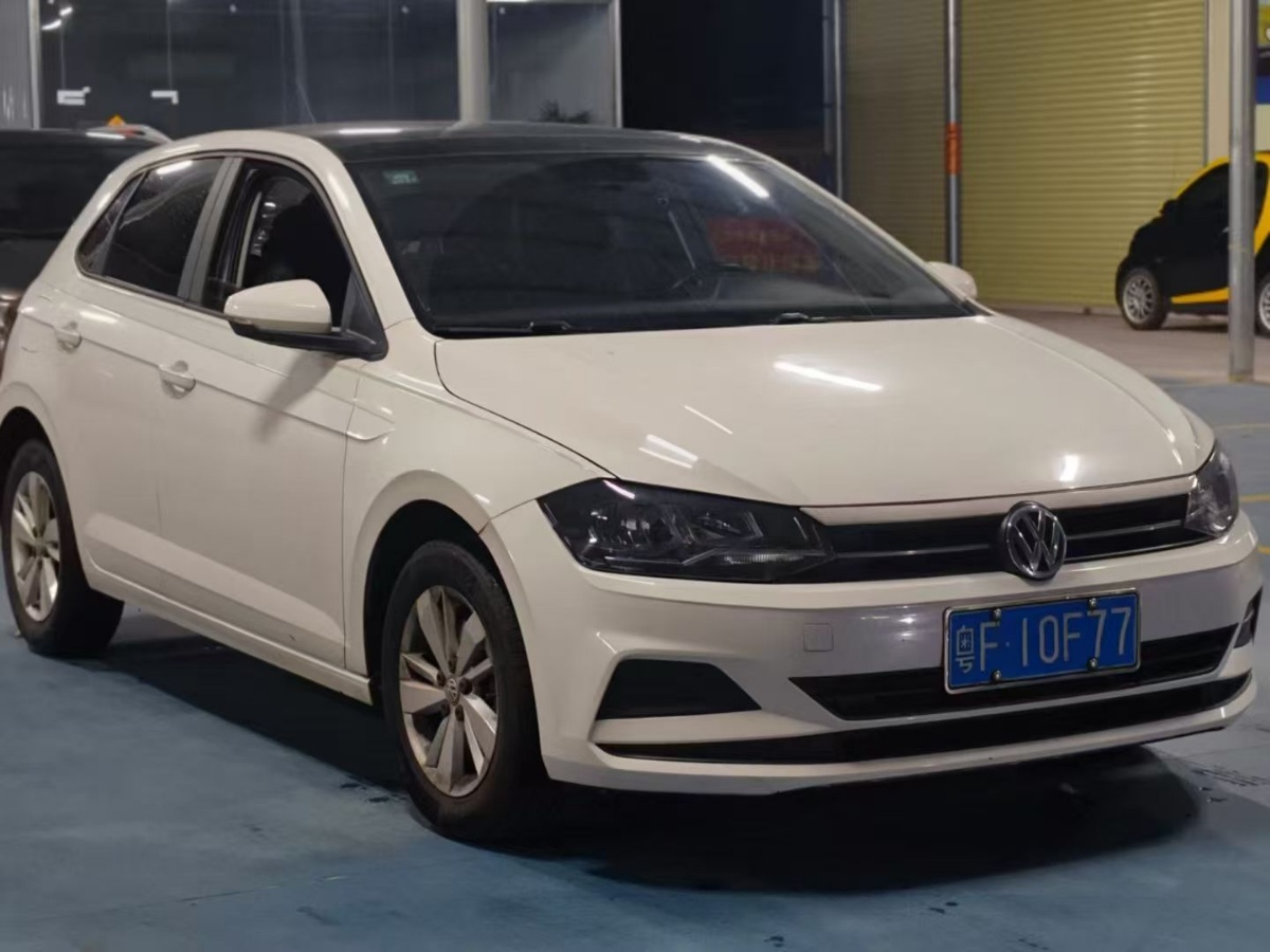 Volkswagen Polo 2019 car image #2