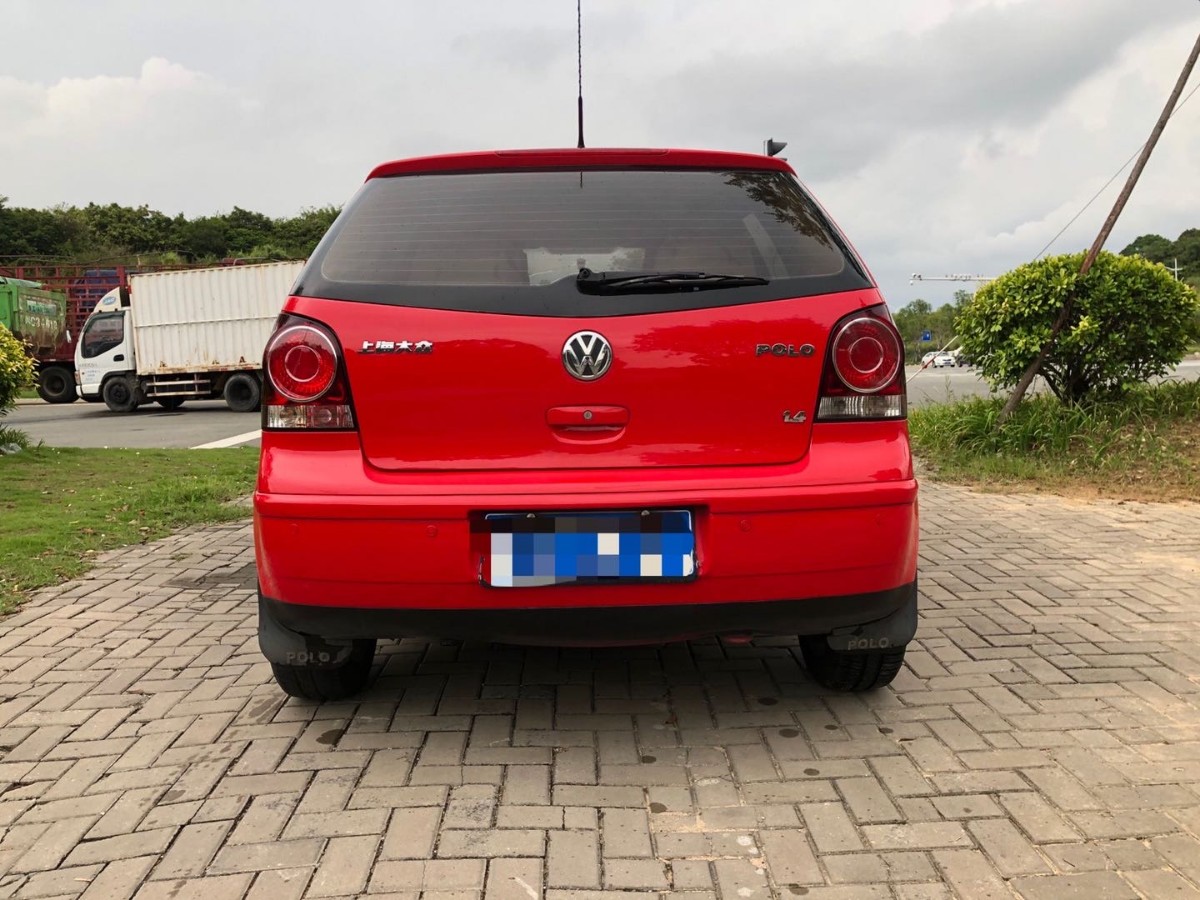 Volkswagen Polo 2010 car image #5