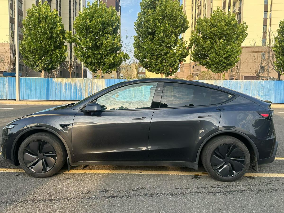 Tesla Model Y 2025 #7 Tesla Model Y 2025 car image #7