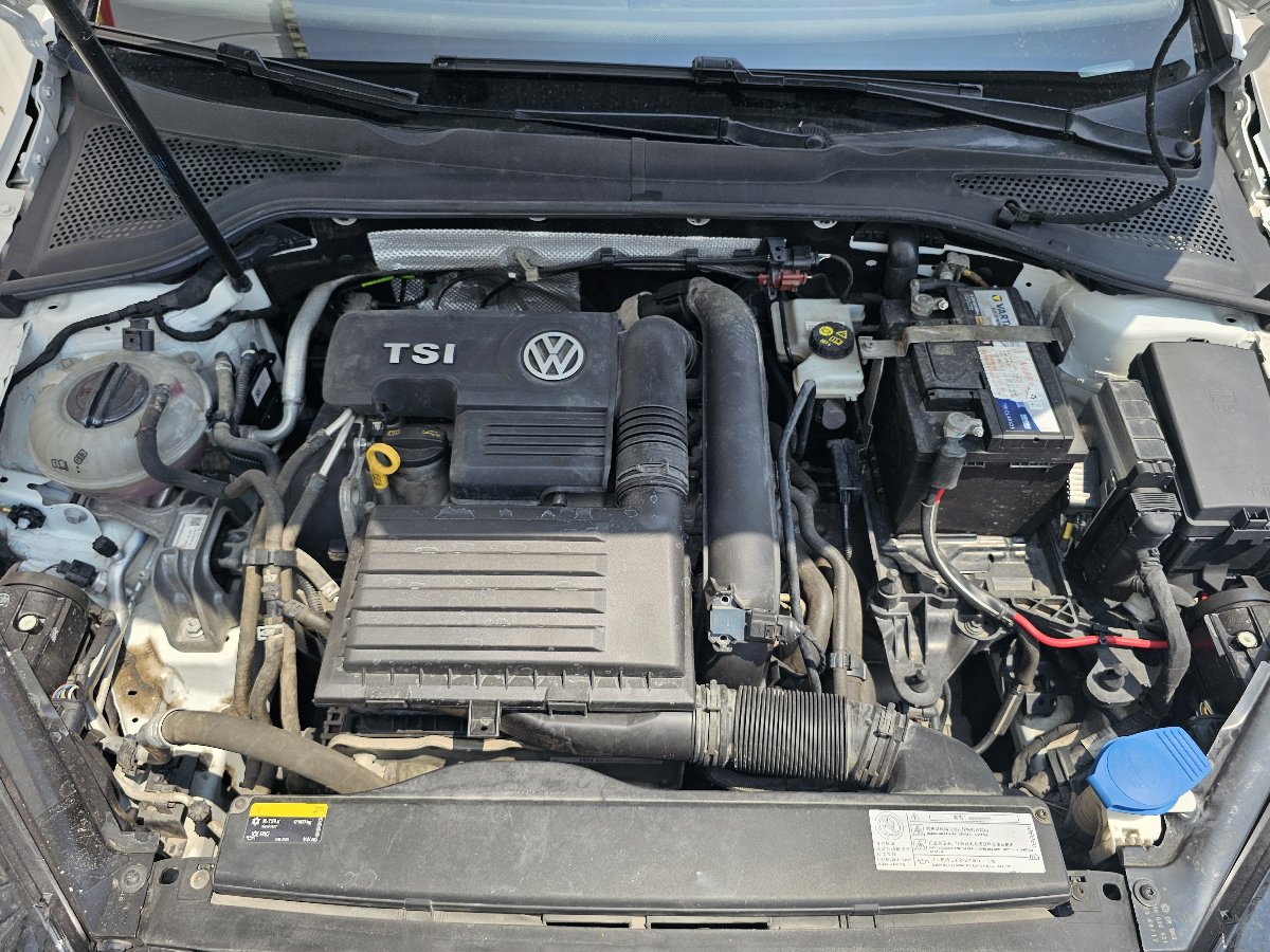 Volkswagen Santana 2014 car image #6