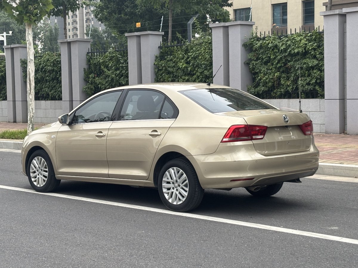 Volkswagen Santana 2014 car image #10