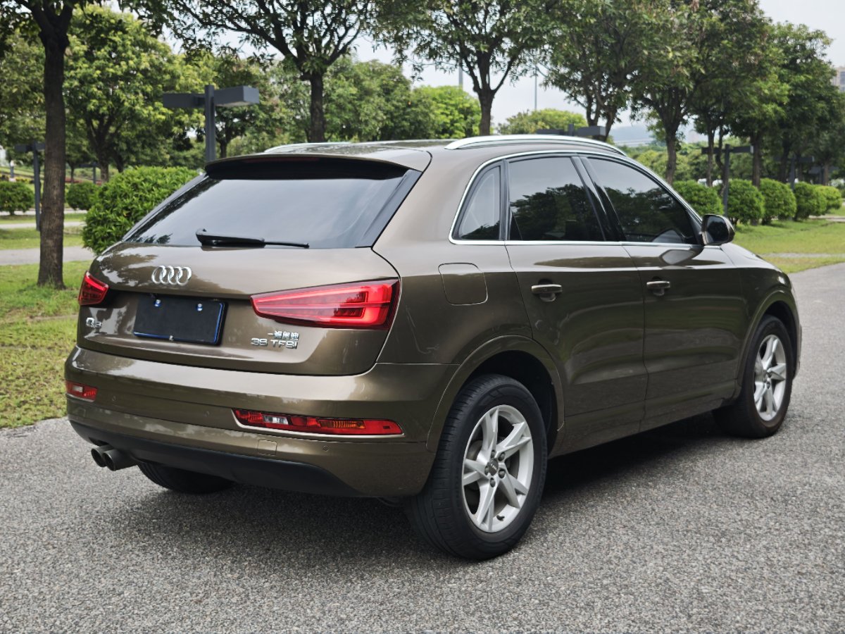 Audi Q3 2017 car image #7