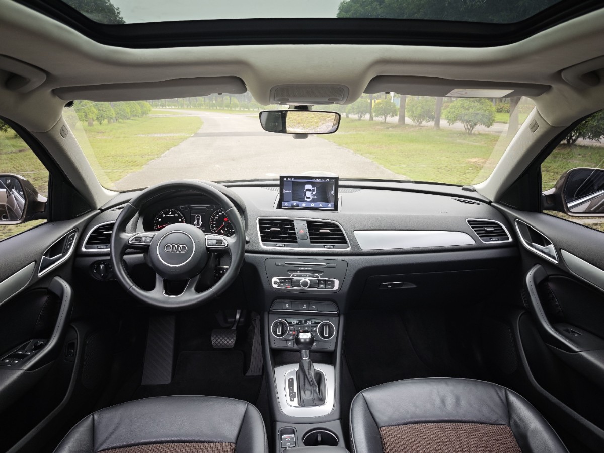 Audi Q3 2017 car image #13