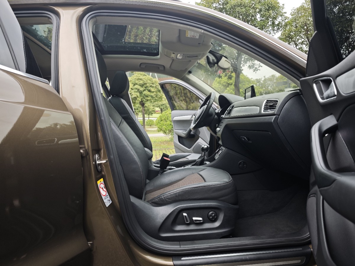 Audi Q3 2017 car image #8