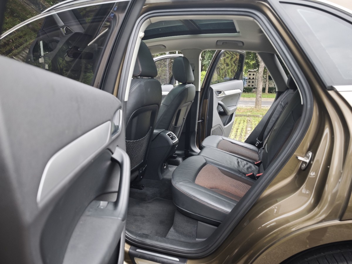 Audi Q3 2017 car image #14
