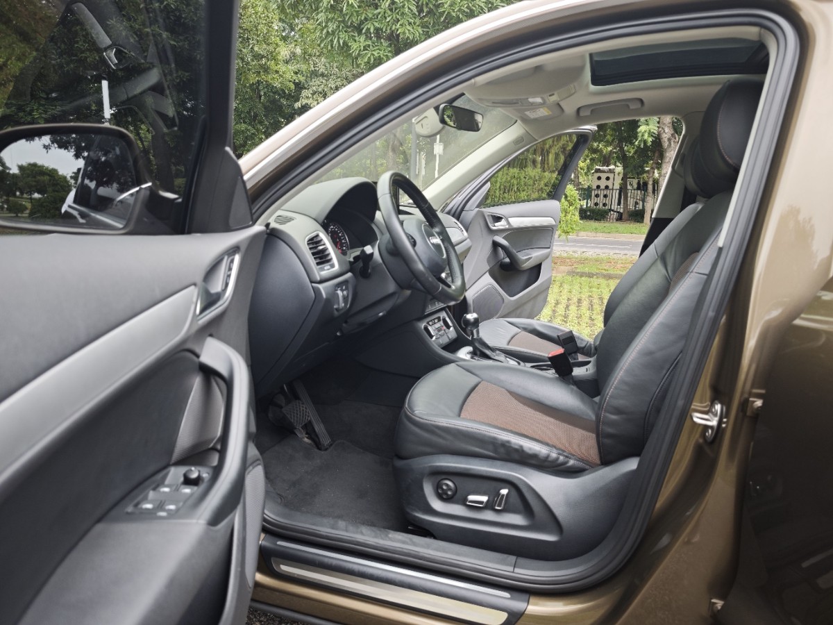 Audi Q3 2017 car image #12