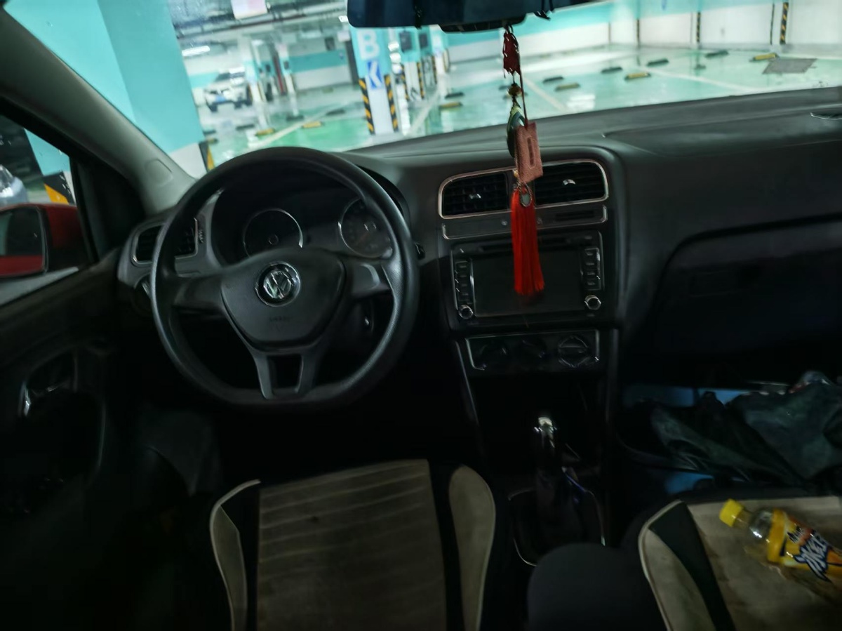 Volkswagen Polo 2015 car image #7