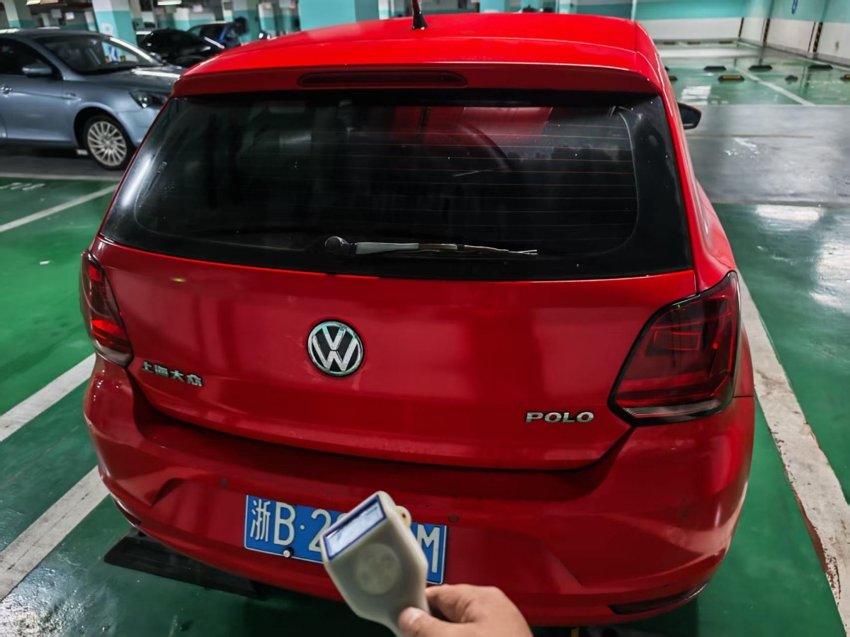 Volkswagen Polo 2015 car image #8