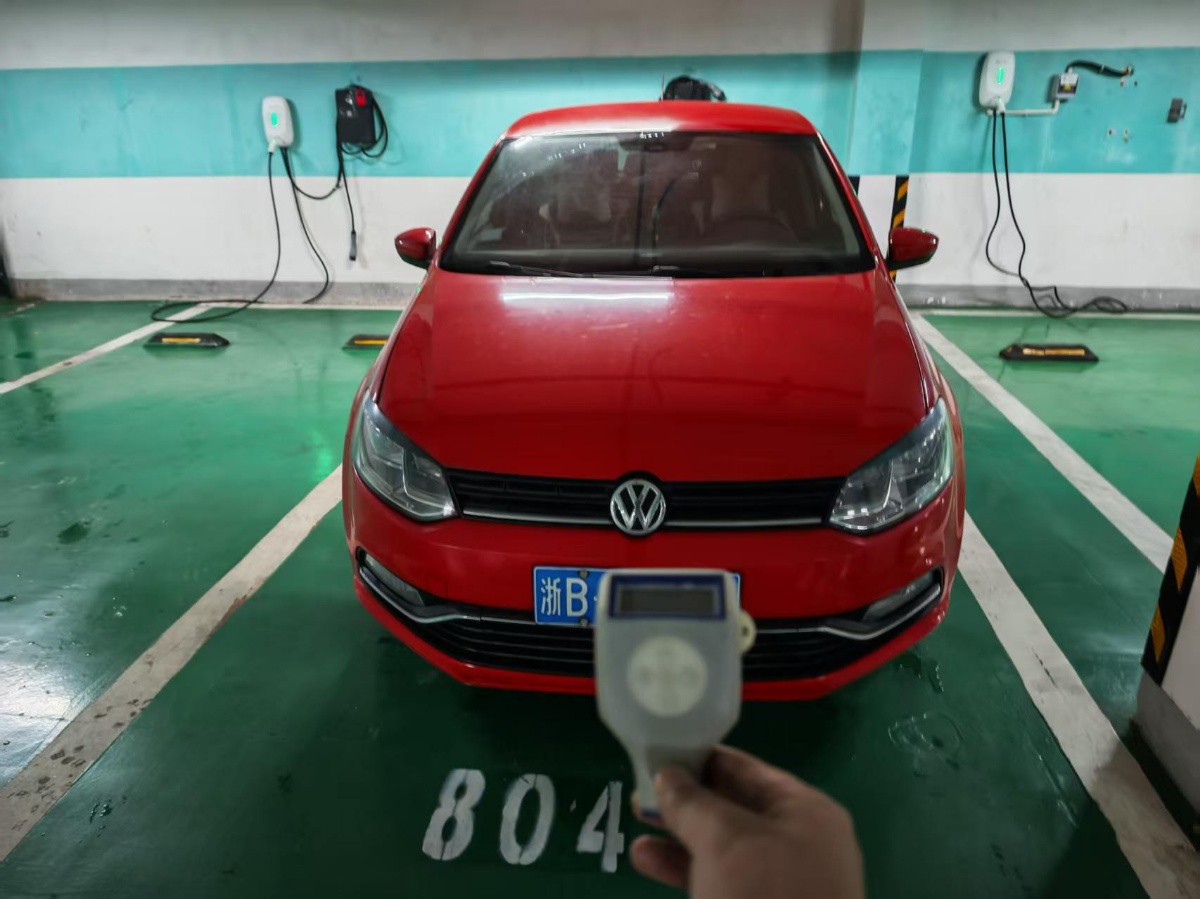 Volkswagen Polo 2015 car image 