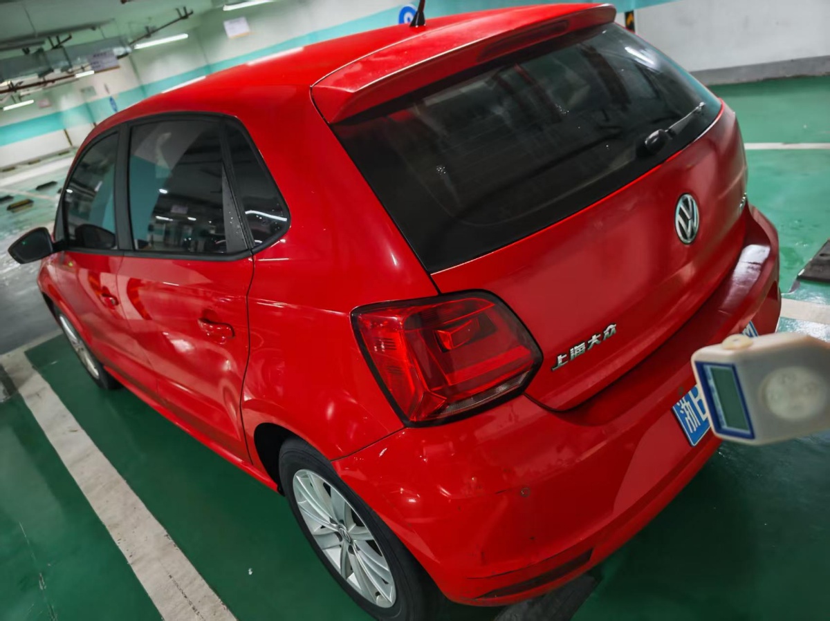 Volkswagen Polo 2015 car image #10
