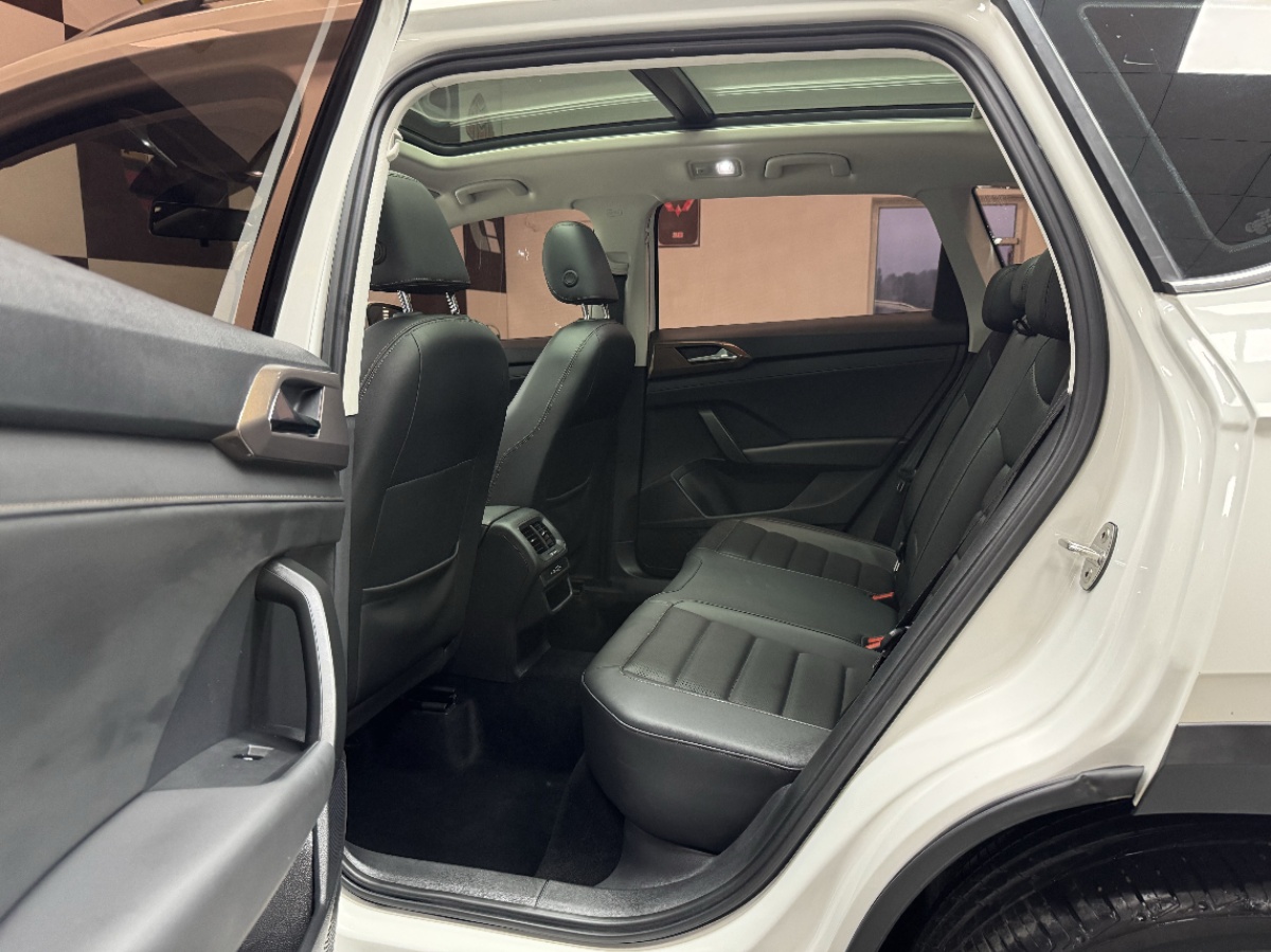 Volkswagen Tharu 2022 car image #9