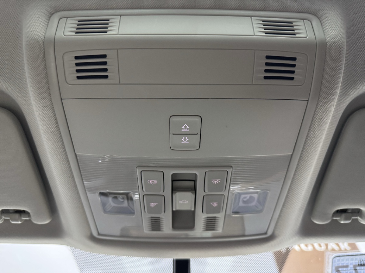 Volkswagen Tharu 2022 car image #13