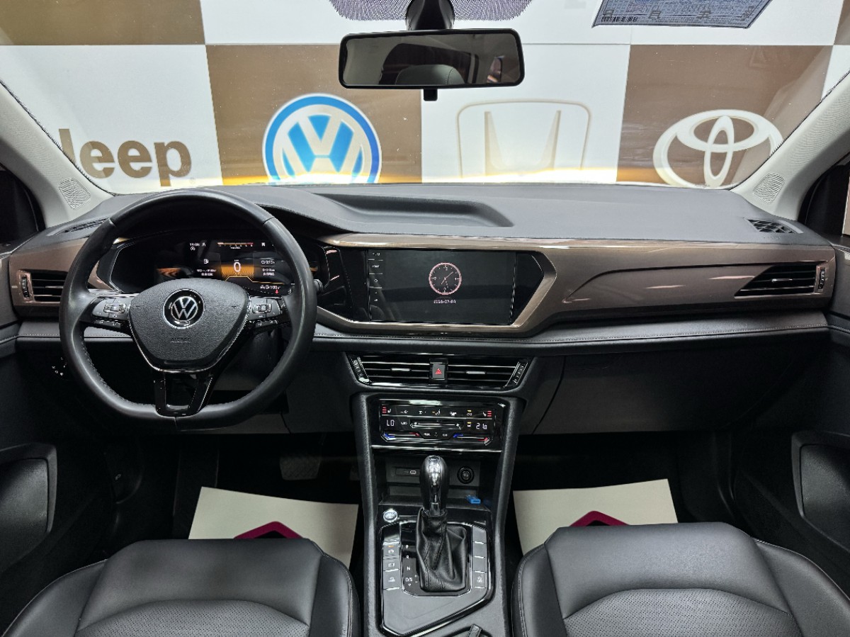 Volkswagen Tharu 2022 car image #8